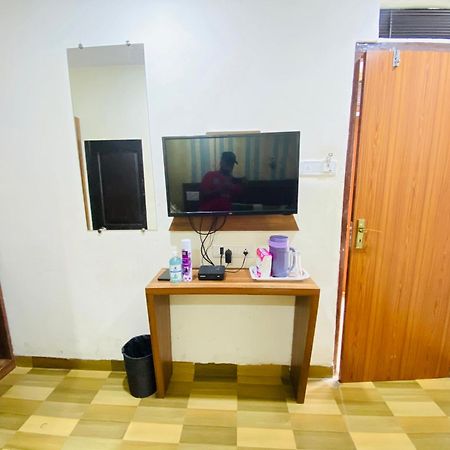 Airport Inn Residency ムンバイ エクステリア 写真