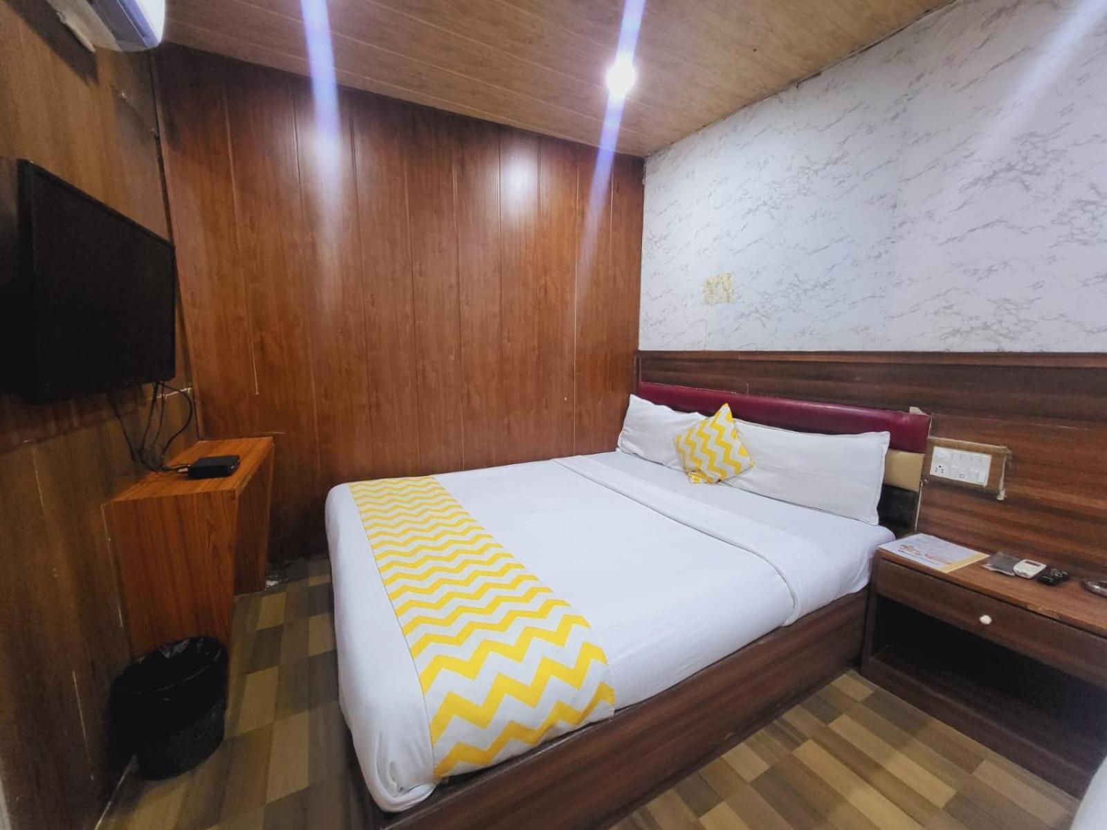 Airport Inn Residency ムンバイ エクステリア 写真