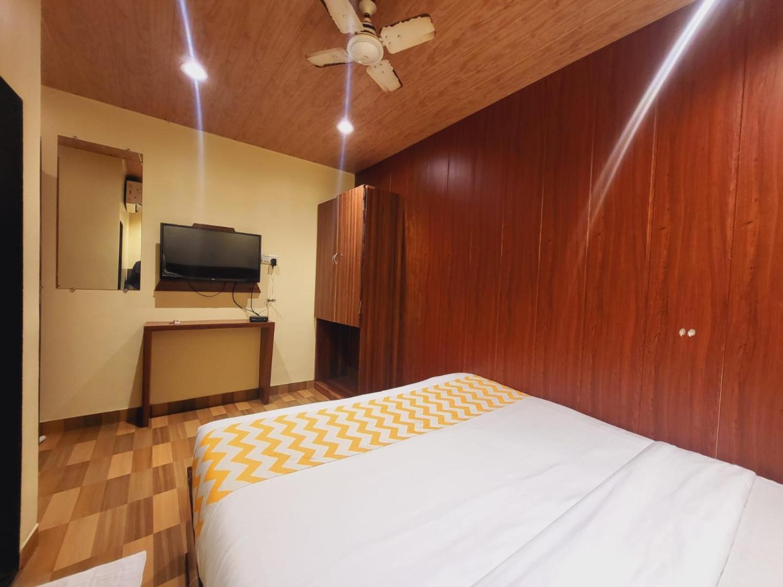 Airport Inn Residency ムンバイ エクステリア 写真