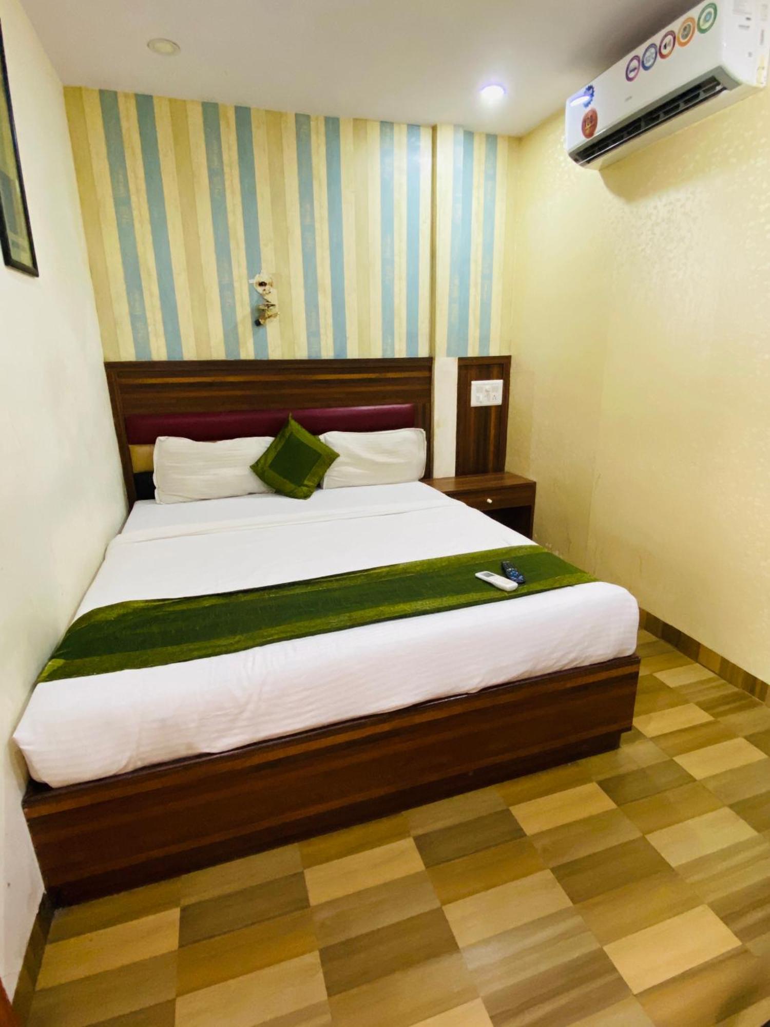 Airport Inn Residency ムンバイ エクステリア 写真