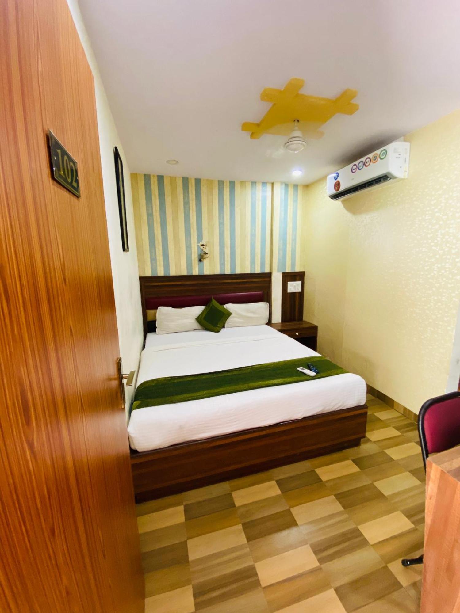 Airport Inn Residency ムンバイ エクステリア 写真