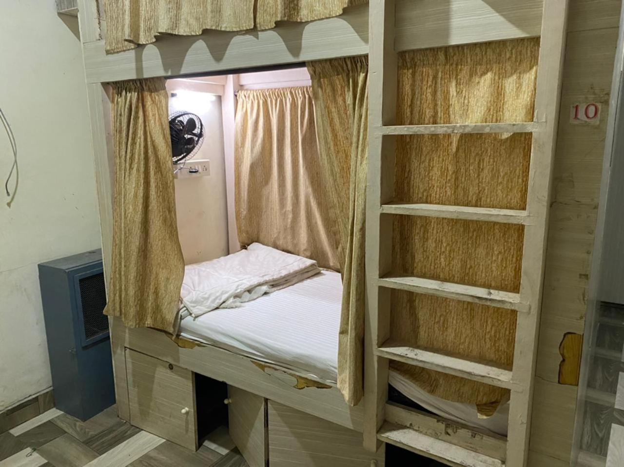 Airport Inn Residency ムンバイ エクステリア 写真