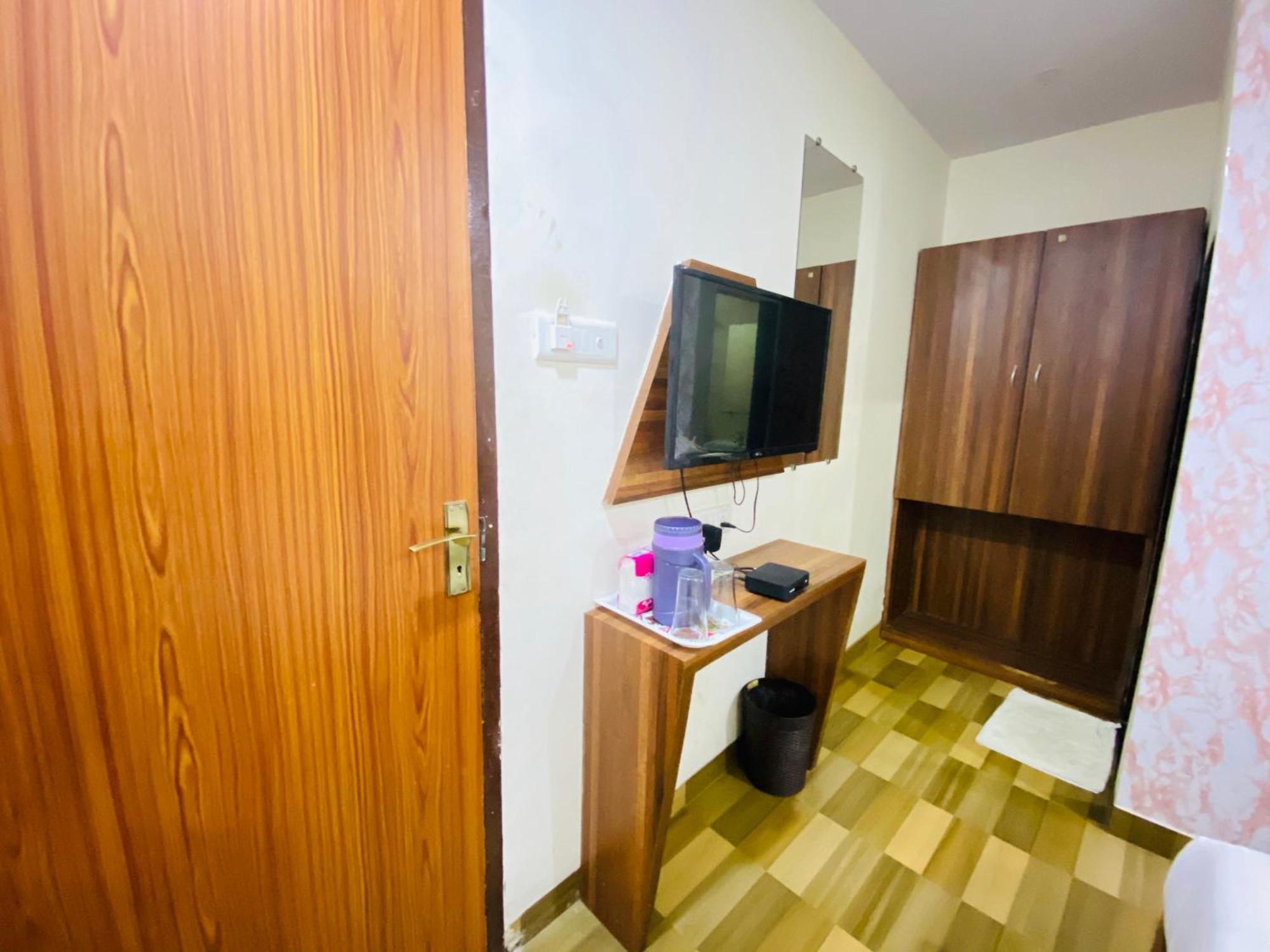 Airport Inn Residency ムンバイ エクステリア 写真