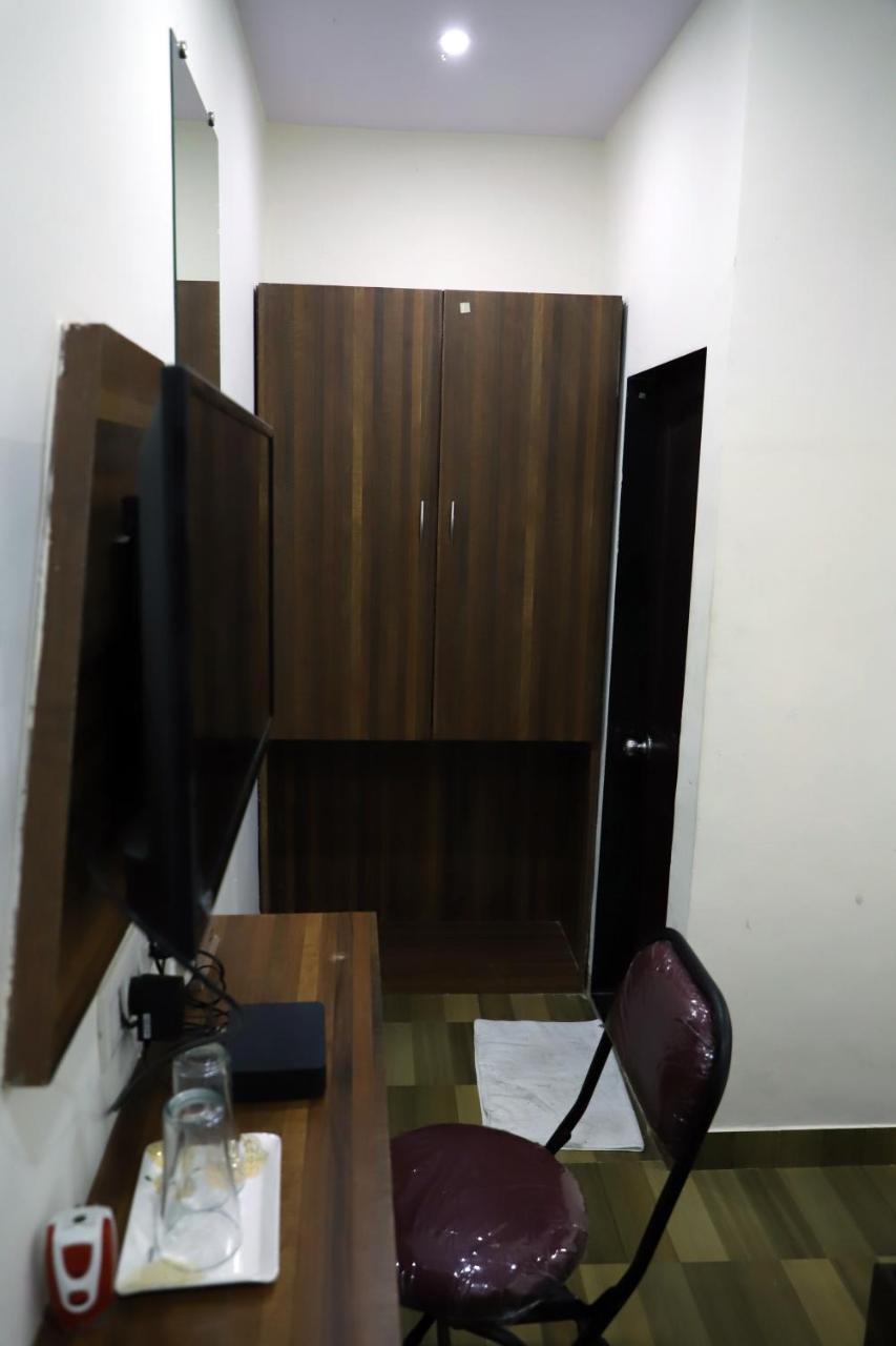 Airport Inn Residency ムンバイ エクステリア 写真