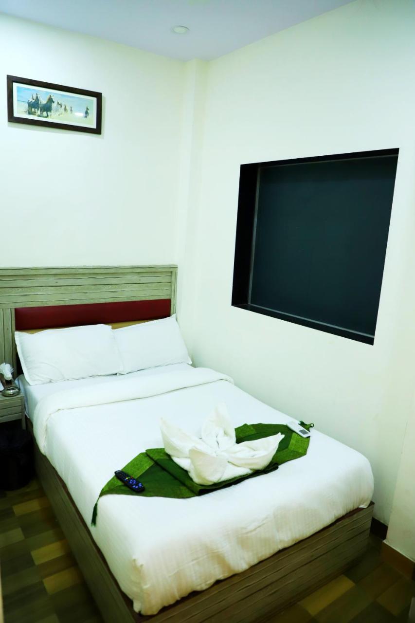 Airport Inn Residency ムンバイ エクステリア 写真