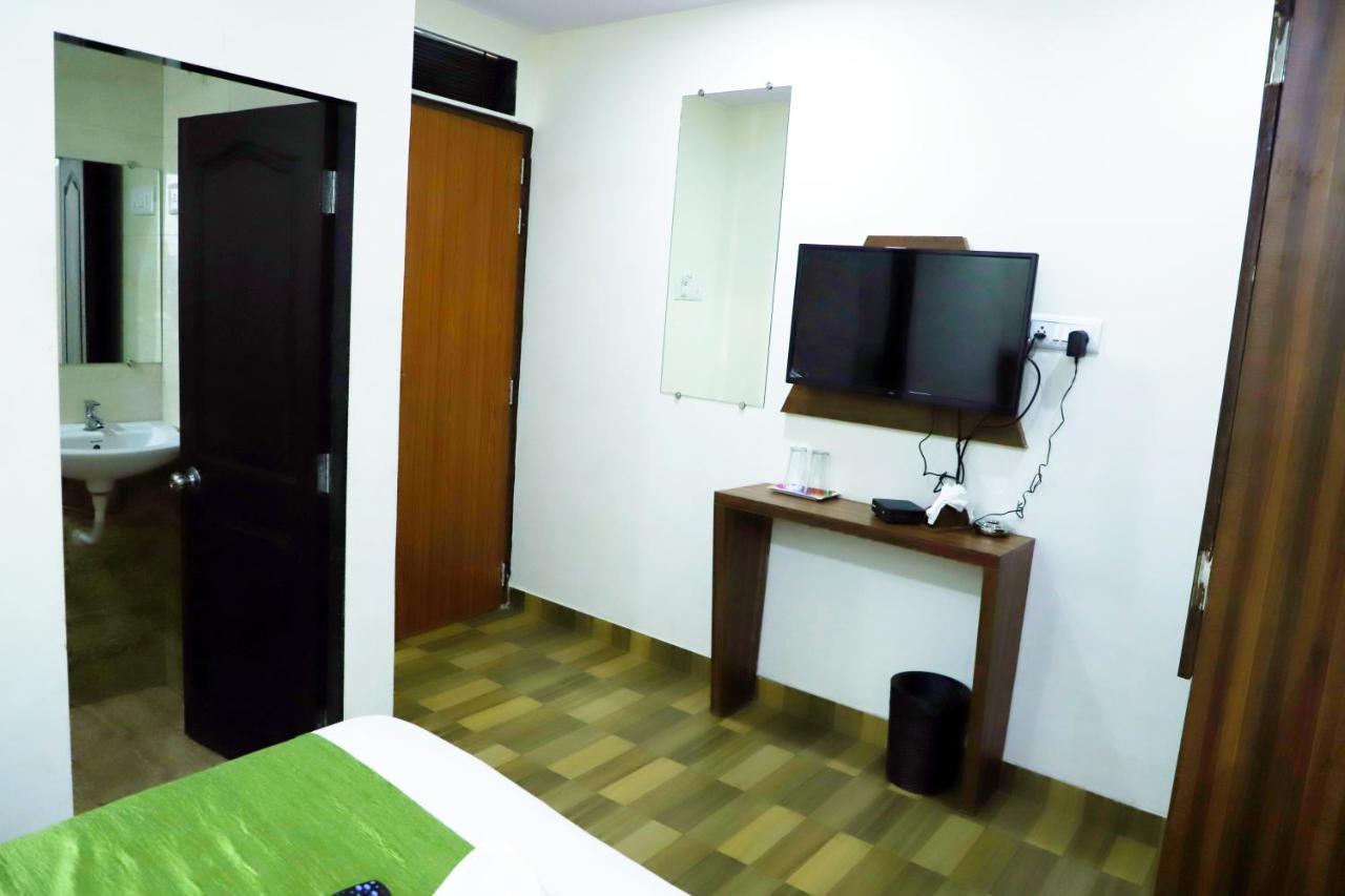 Airport Inn Residency ムンバイ エクステリア 写真