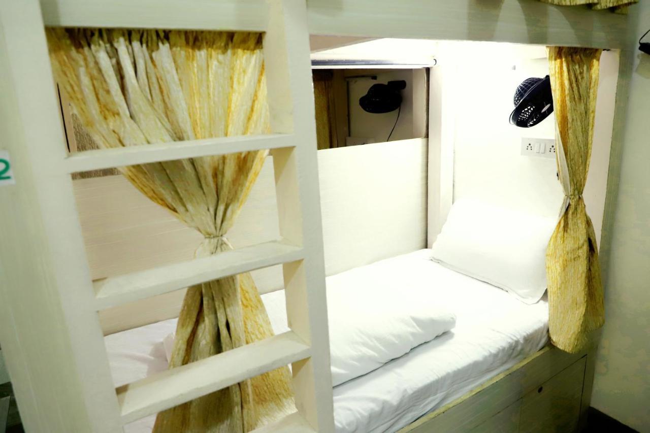 Airport Inn Residency ムンバイ エクステリア 写真
